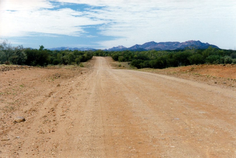 07-10-1999 01 Plenty Hwy and Harts Ranges.jpg