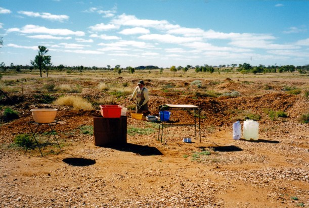 07-21-1999 02 our zircon fossicking rig.jpg