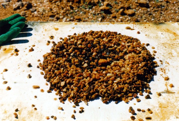 07-26-1999 01 sieved heap.jpg