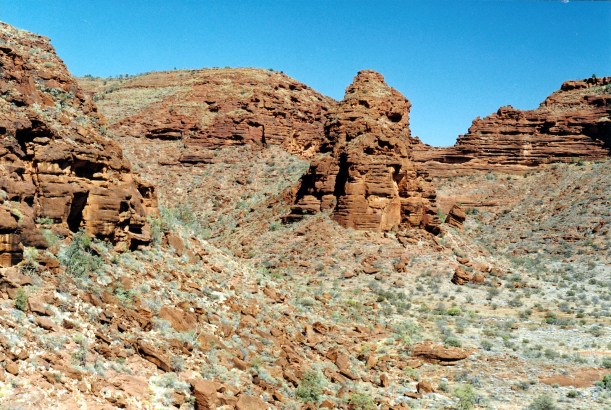 08-09-1999 05 Palm Valley Ampitheatre walk top view 1 LHS.jpg