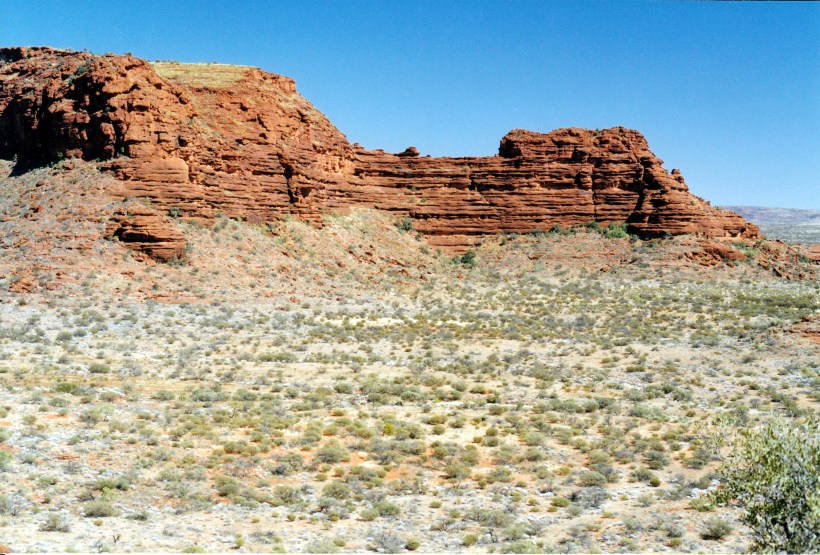 08-09-1999 06 Palm Valley Ampitheatre walk top view 2 Nxt from L.jpg