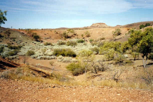 08-11-1999 13 henbury meteorite crater.jpg