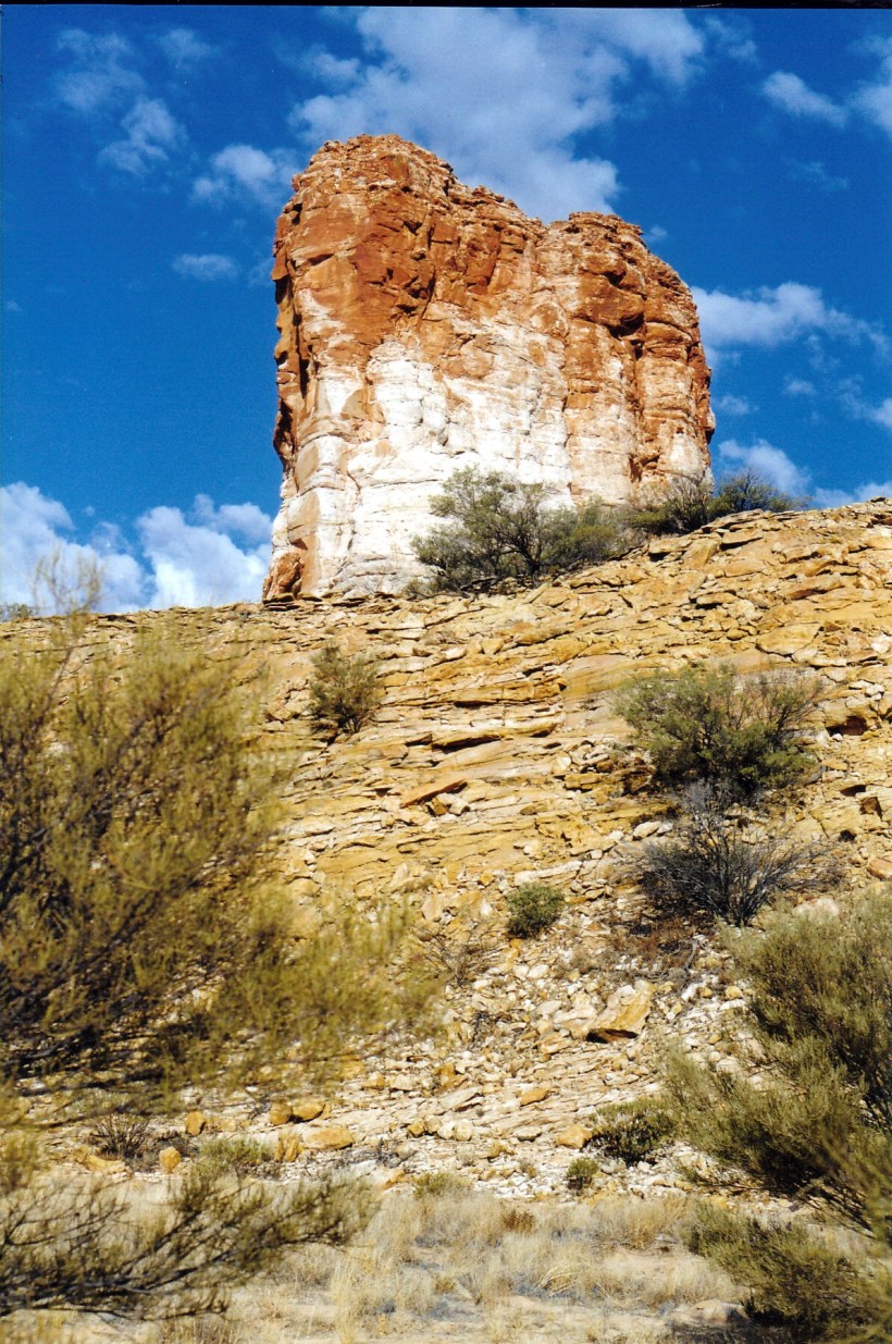 08-12-1999 pillar from below