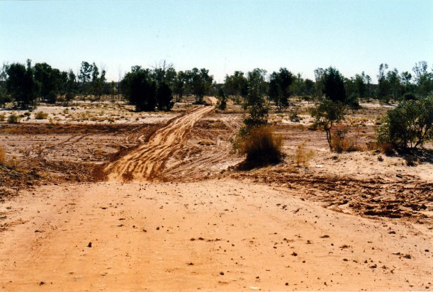 08-13-1999 11 finke river crossing