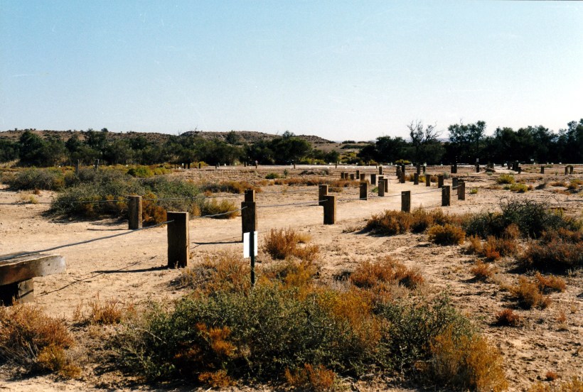 08-14-1999 12  Dalhousie Springs campground renovations.jpg