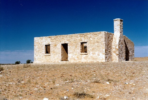 08-21-1999 02 Carcoory ruin former Kidman property