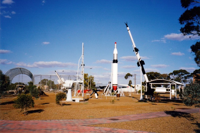 09-04-1999 bits and first rocket for satellite from woomera.jpg