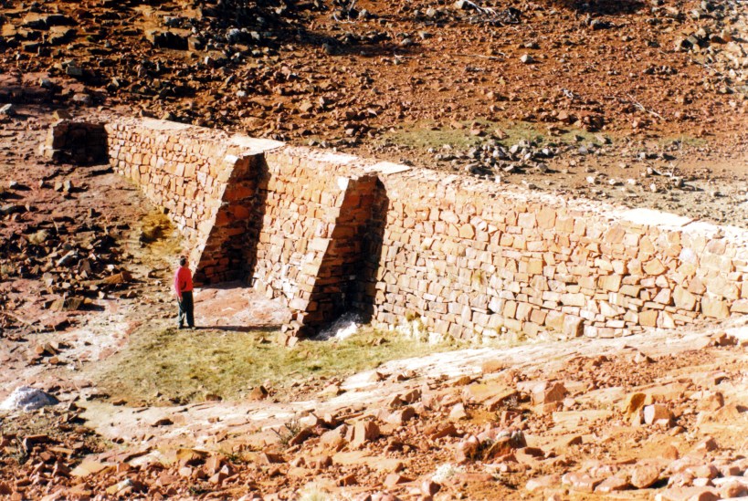 09-06-1999 18 Mt Ive old dam detail.jpg