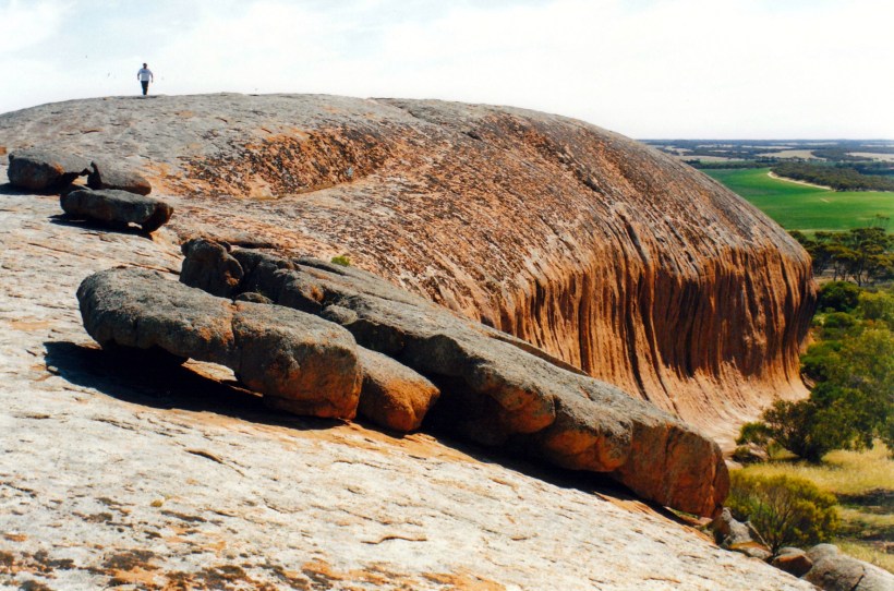 09-07-1999 04  wave rock minnipa.jpg