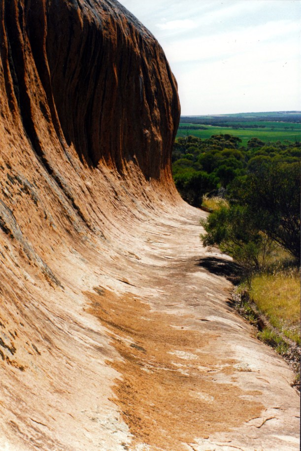 09-07-1999 05  Wave Rocks and water collecting gutters.jpg