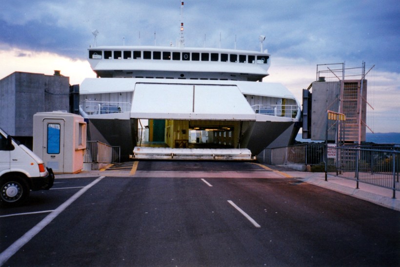 09-09-1999 driver view q-s ferry.jpg