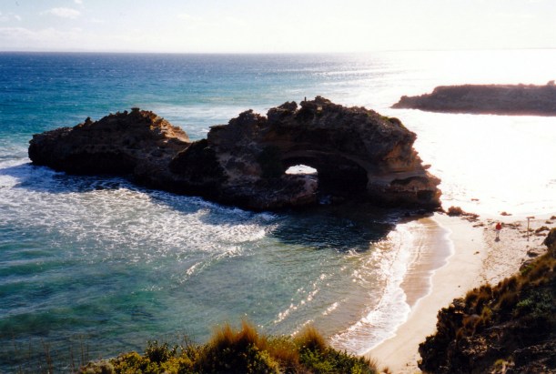 09-16-1999 London Bridge Portsea back beach.jpg