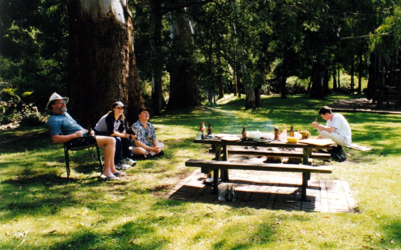 10-17-1999 healesville lunch.jpg