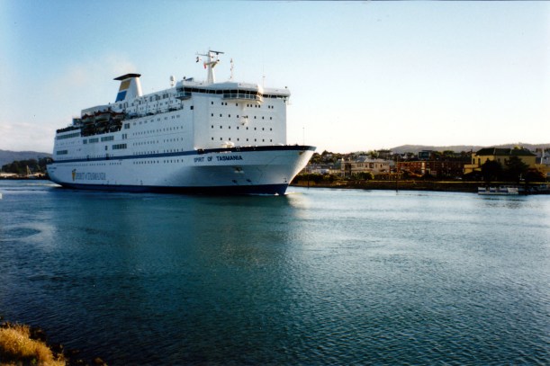 11-02-1999 Sailing out the Mersey.jpg