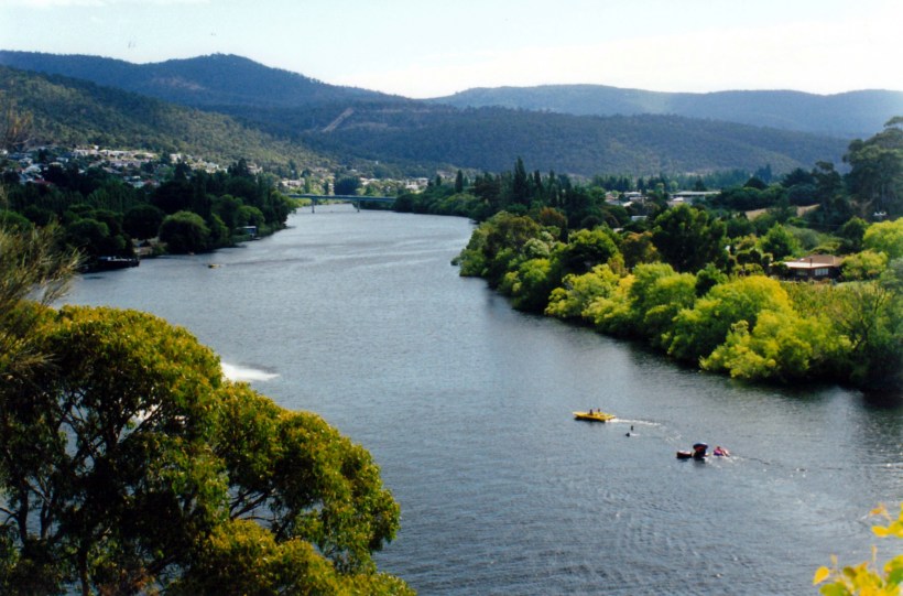 01-01-2000 derwent and new norfolk