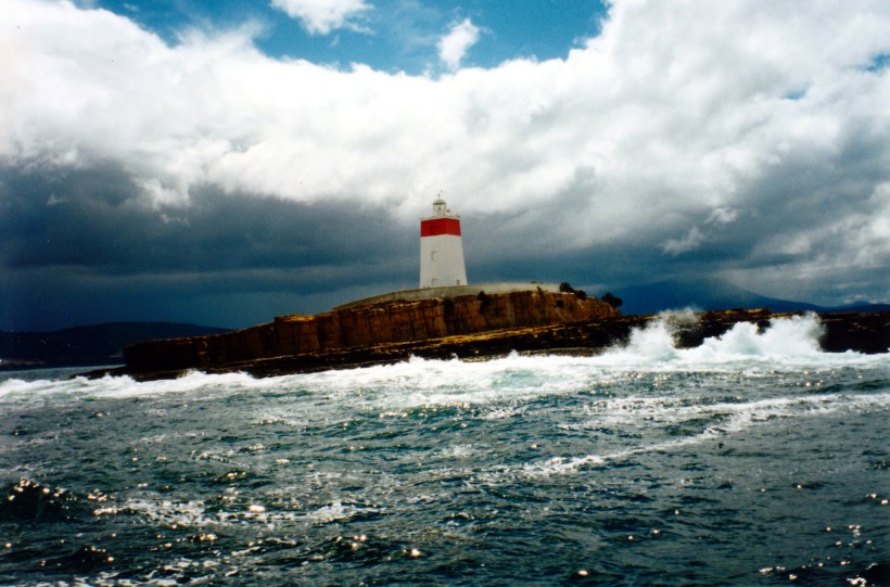 01-22-2000 Iron Pot from boat