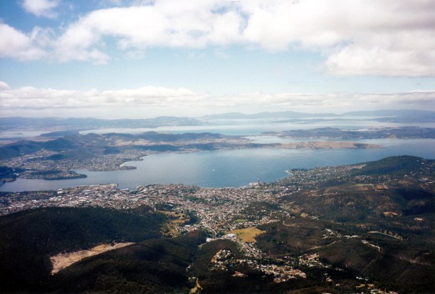 01-24-2000 sthern Hobart from Mt Wellington.jpg