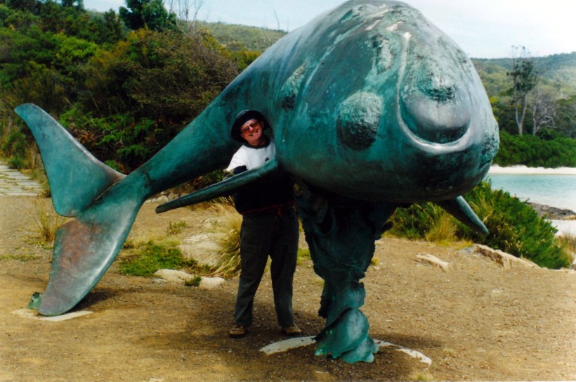 02-06-2000 03 Whalers memorial cockle ck.jpg