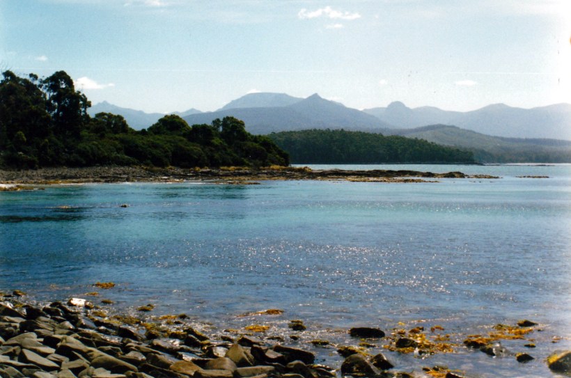 02-06-2000 08 Recherche bay,mts from fisher pt