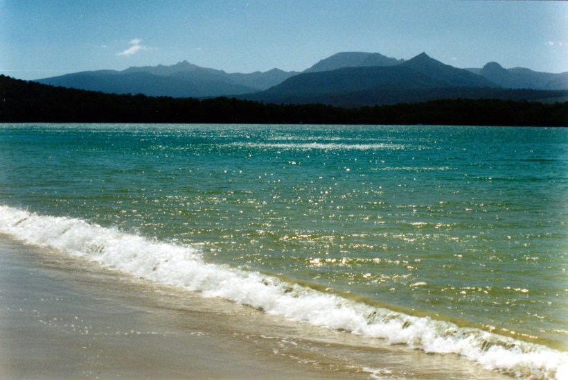 02-06-2000 09 Recherche Bay and sw mts.jpg