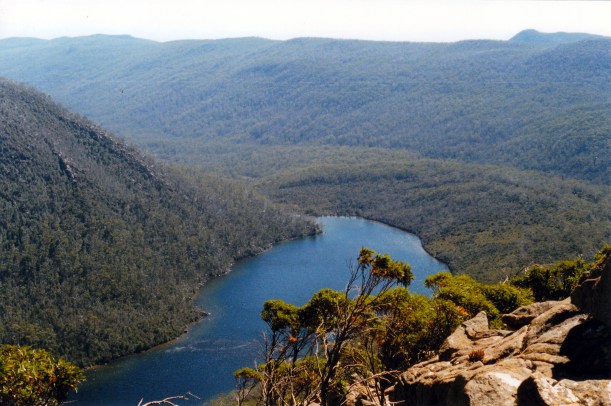 02-17-2000 04 Lake Seal Mt Field NP.jpg