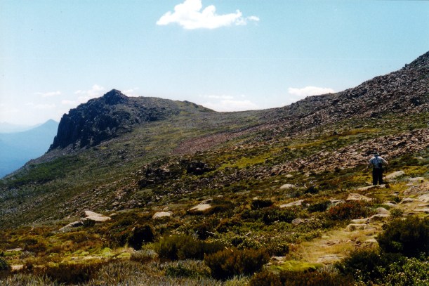02-17-2000 16 heading for Newdegate Pass.jpg