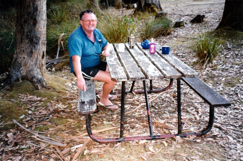 02-18-2000 02 nocturnal leavings Mt Field camp.jpg