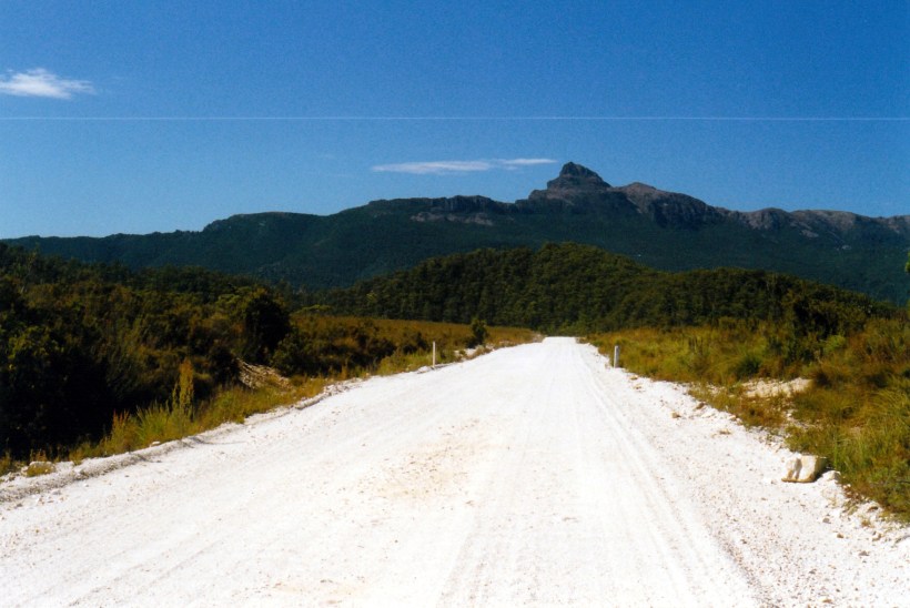 02-18-2000 04 mt anne from scotts pk rd.jpg