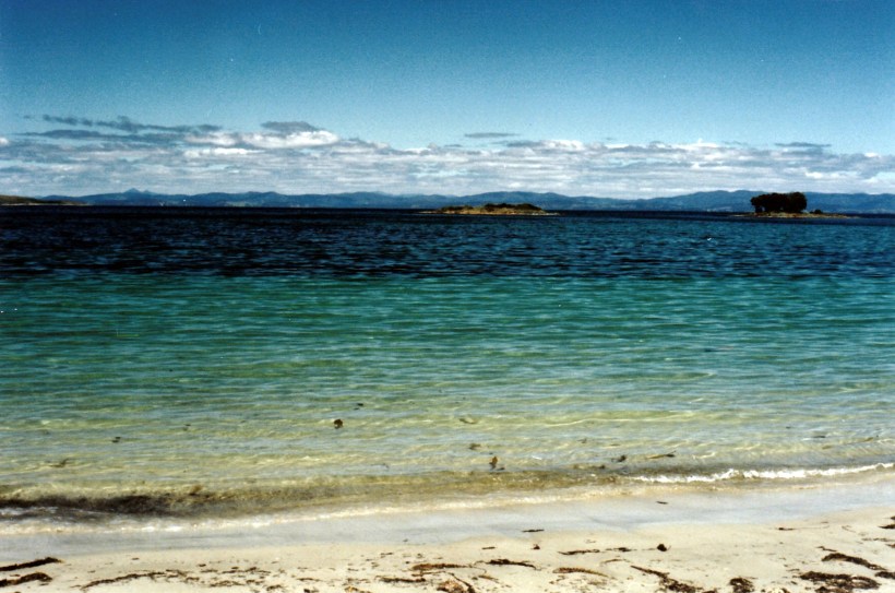 11-26-1999 white beach view to sth.jpg