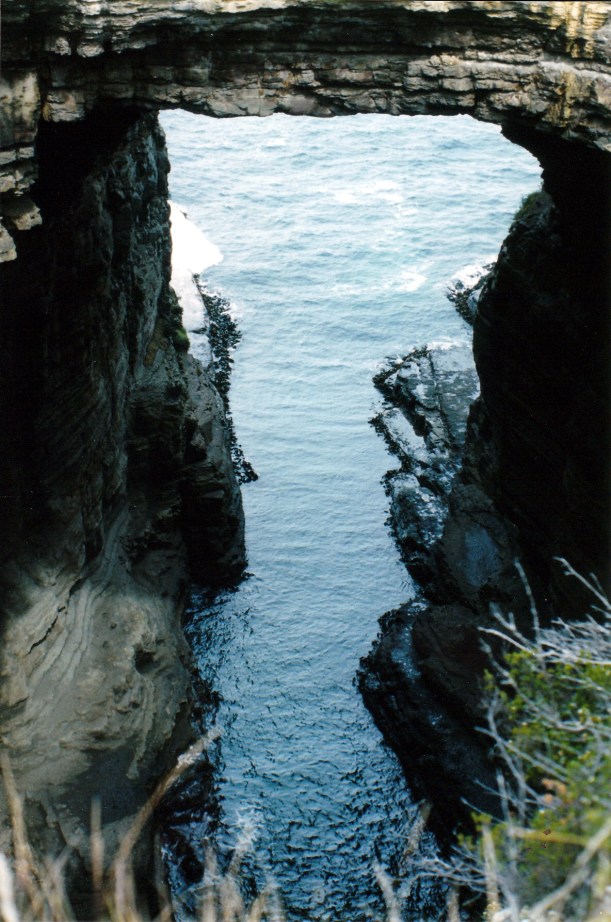 12-08-1999 tasman arch