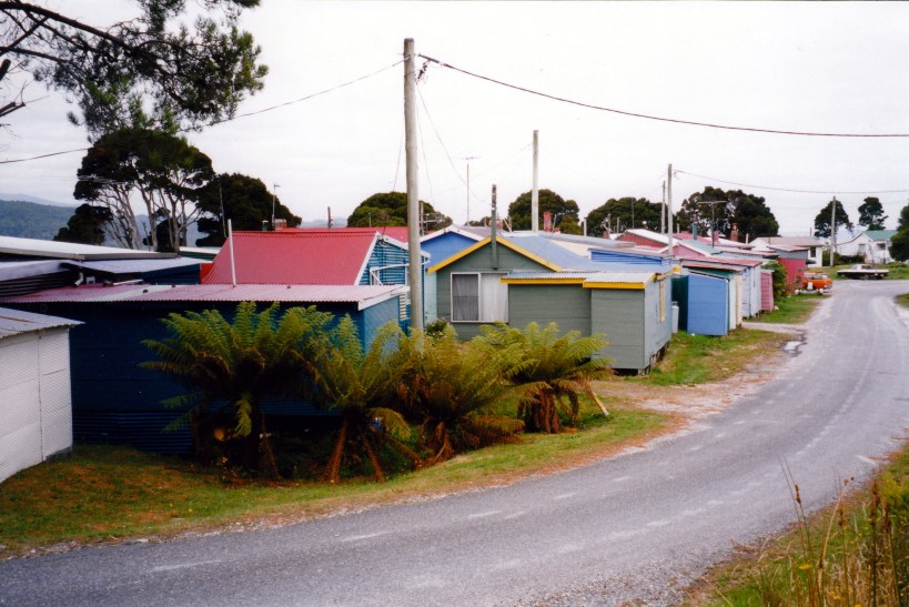 02-27-2000 Strahan shacks.jpg