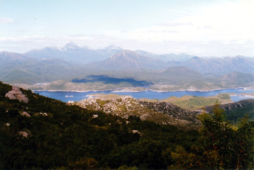 02-28-2000 10 lk burberry frenchmans cap