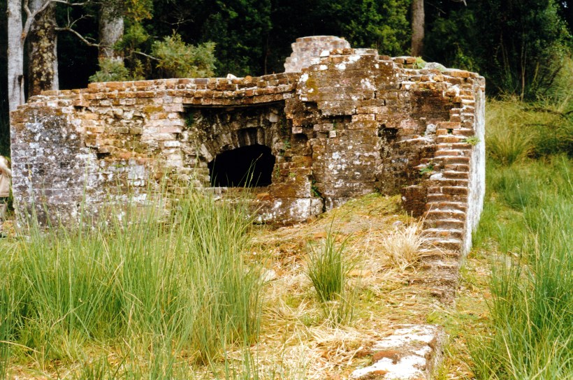 02-29-2000 06 Sarah Island ruins