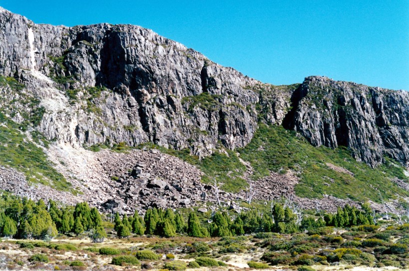 04-07-2000 14 Lake Bethesda panorama D West Wall.jpg
