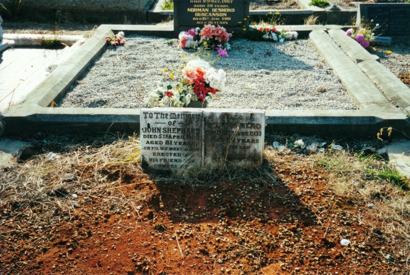 04-11-2000 great uncle deloraine.jpg