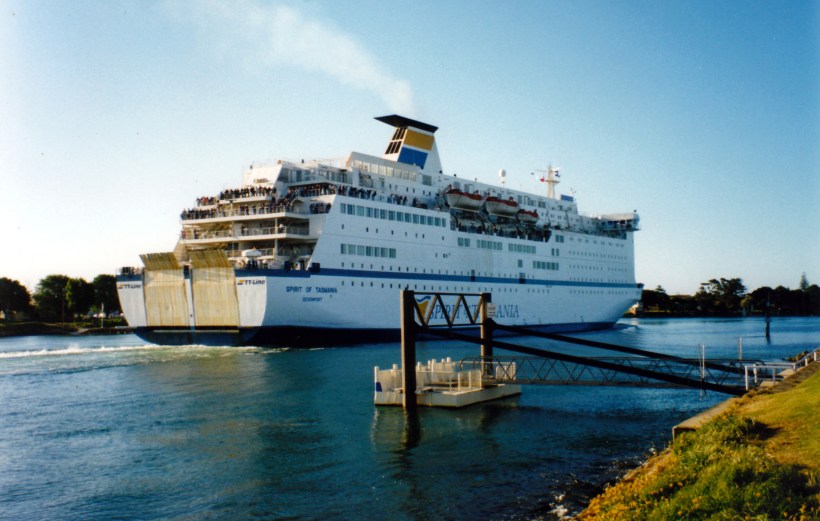 11-02-1999 Spirit Tas back view.jpg