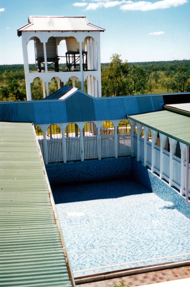 05-11-2000 castle pool.jpg