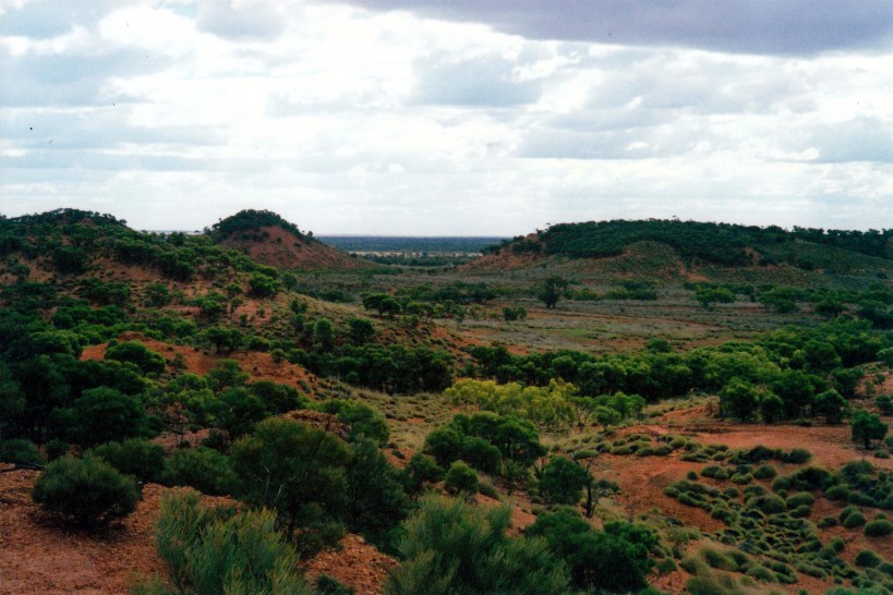 05-23-2000 Lark Quarry country.jpg