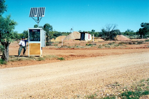 06-04-2000 Opalton phone box.jpg