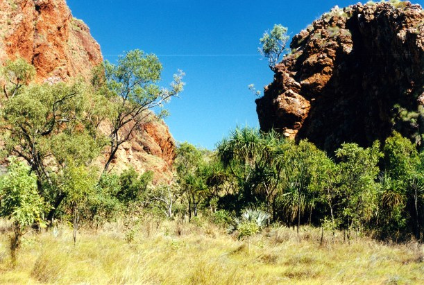 06-24-2000 04 old policemans wh tk