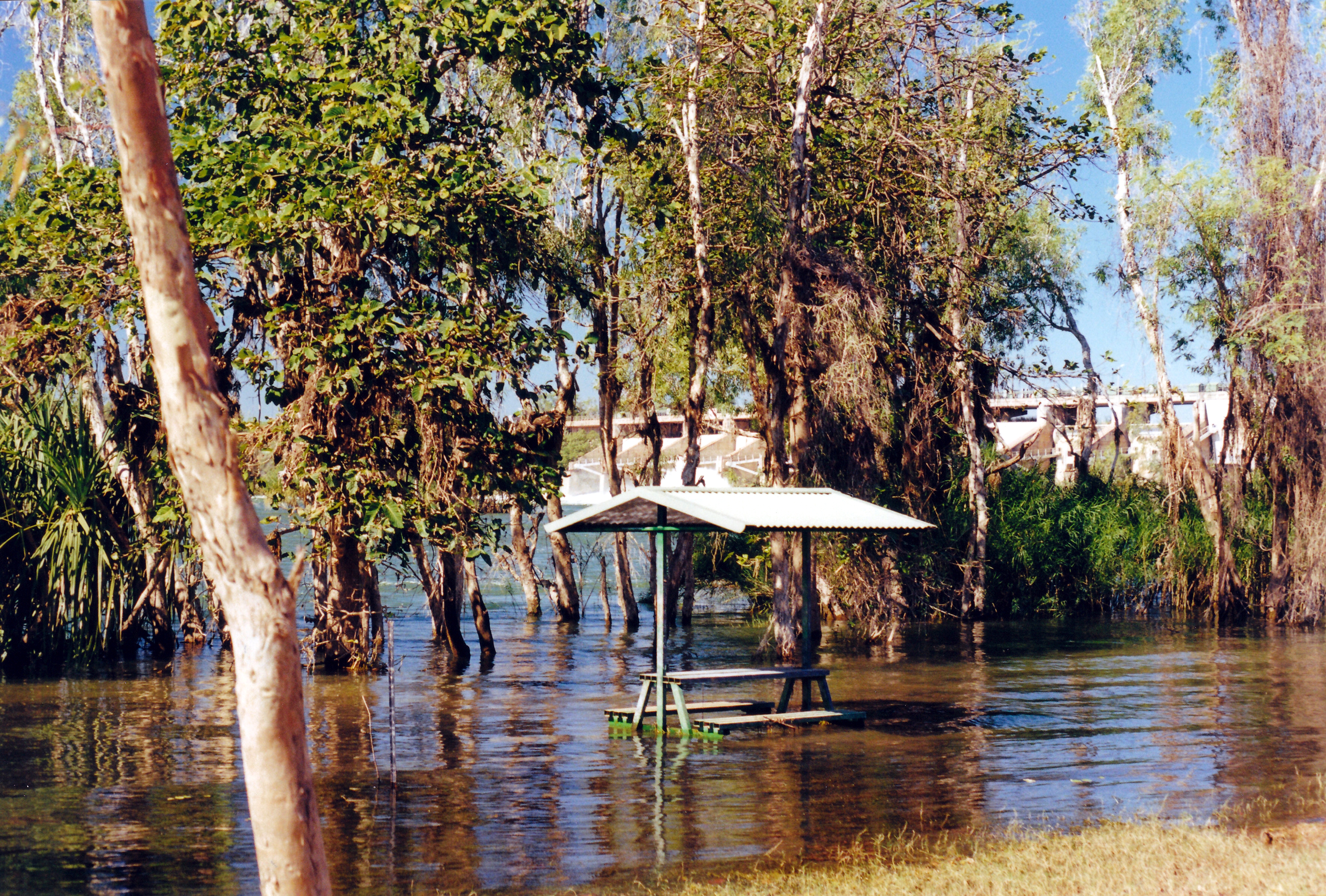 07-01-2000 flooded picnic area below dam