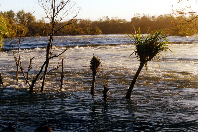 07-01-2000 ivanhoe crossing.jpg