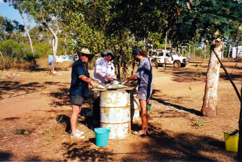 07-24-2000 my washing behind.jpg