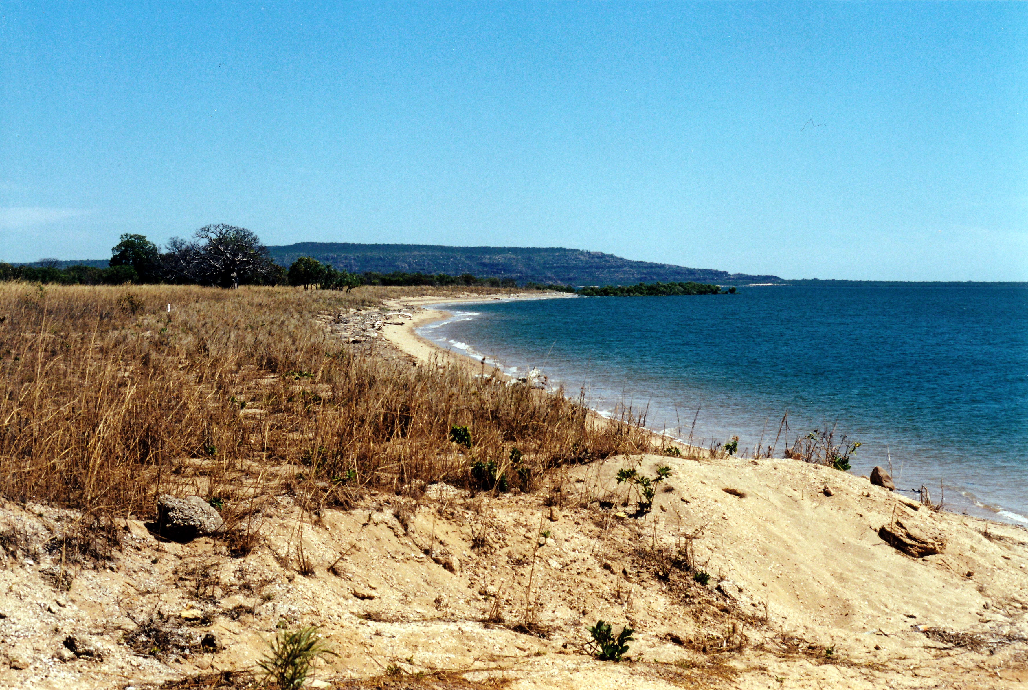08-03-2000 04 barge landing and king edward river mouth.jpg