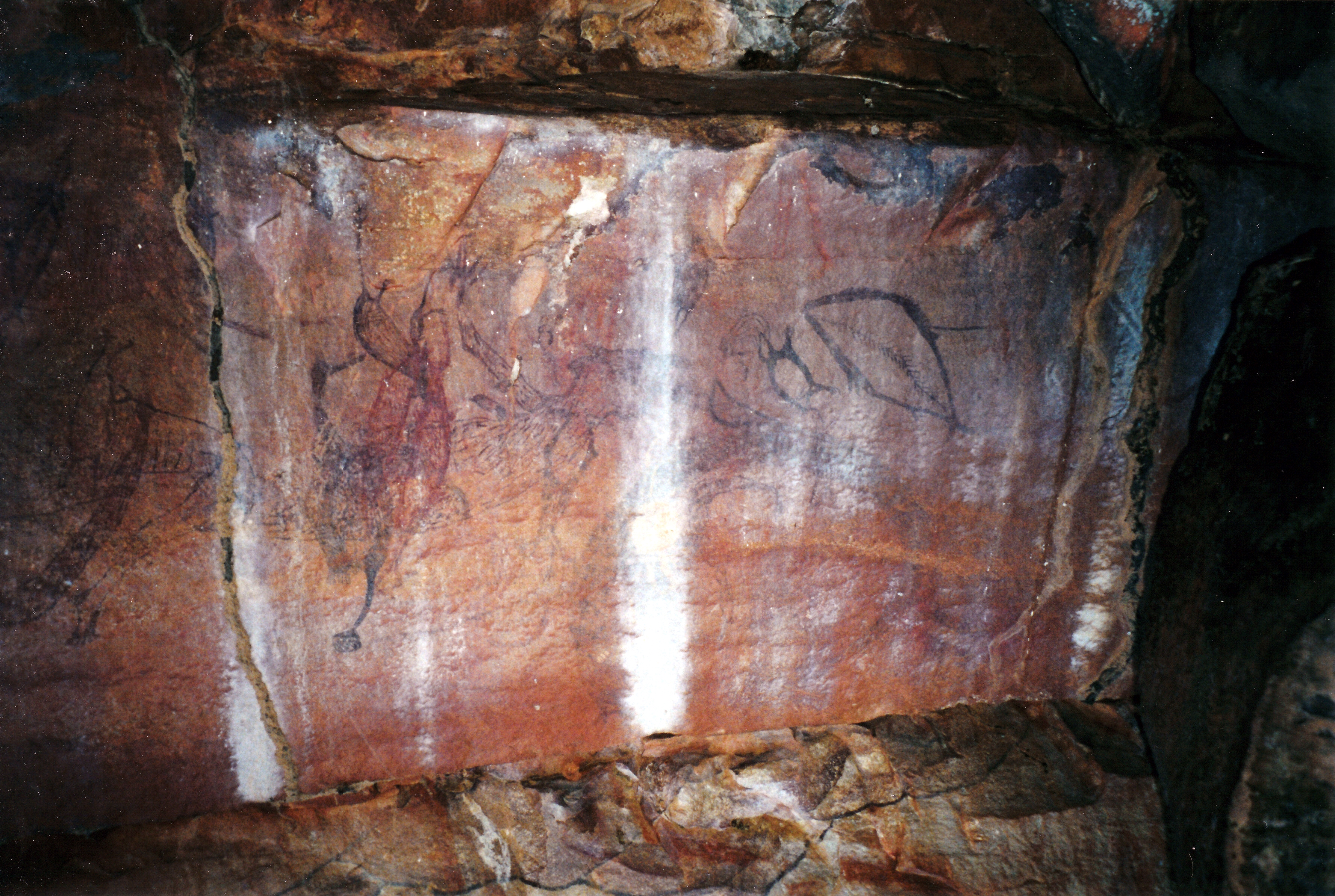 08-06-2000 03 rock art under Little Mertens Falls.jpg