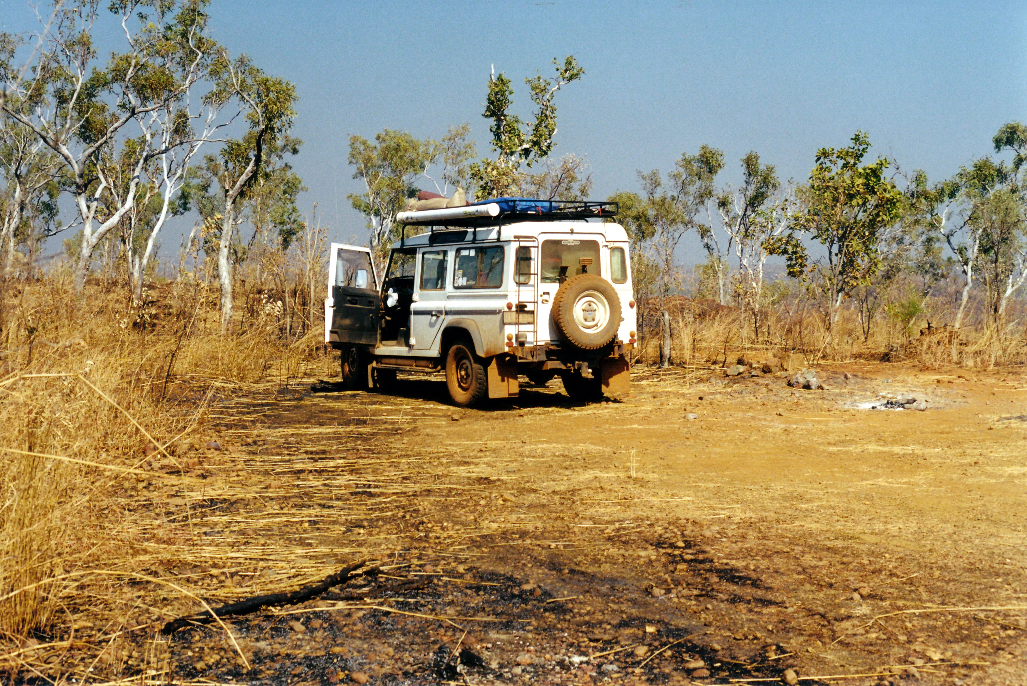 08-07-2000 04 start of walk tk to Surveyors Pool.jpg