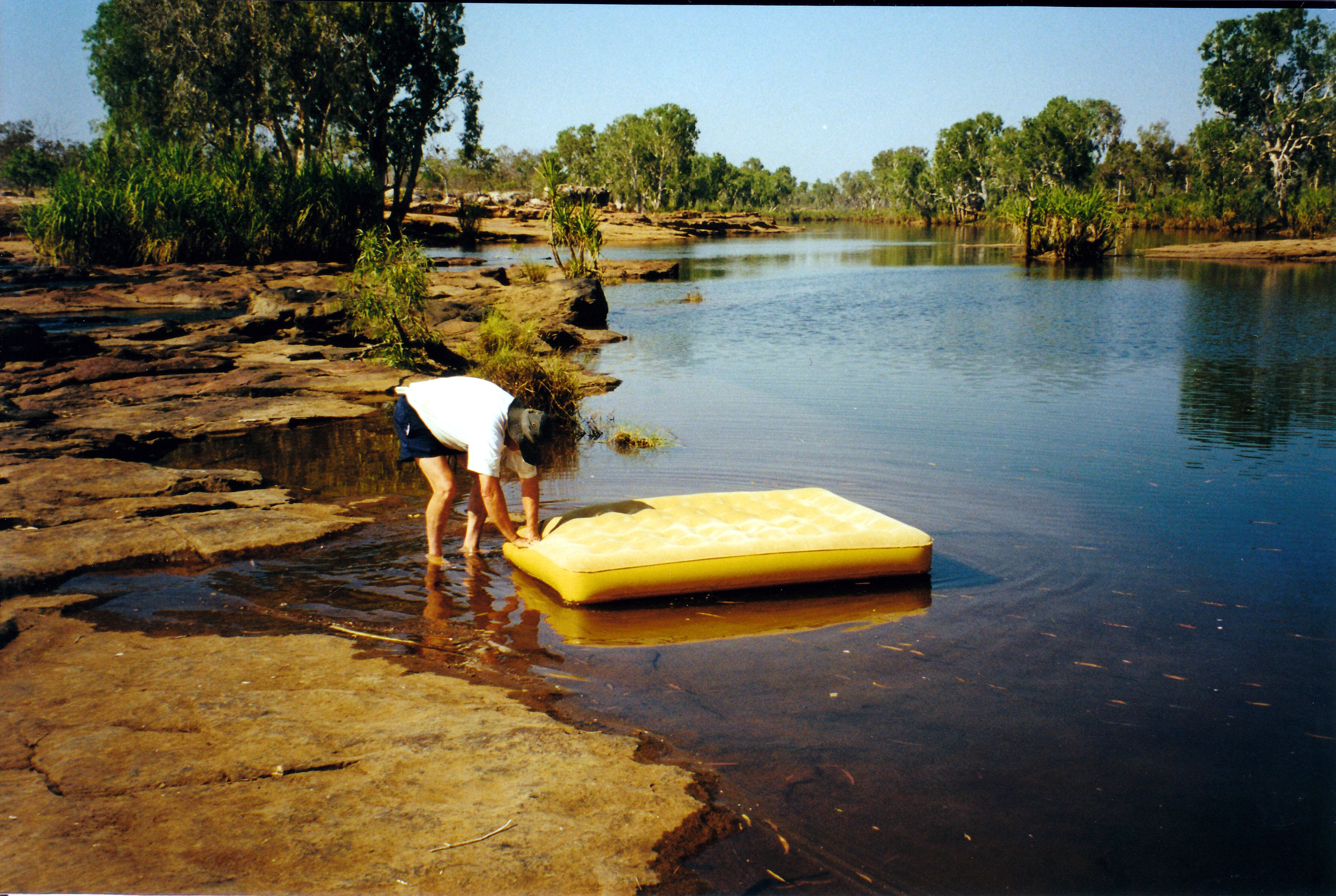 08-08-2000 02 finding leak.jpg