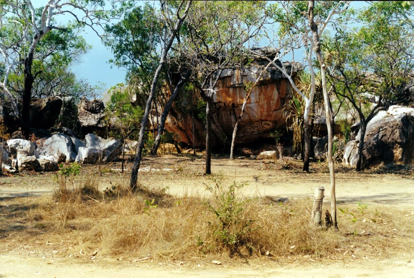 08-08-2000 04 rock art site.jpg