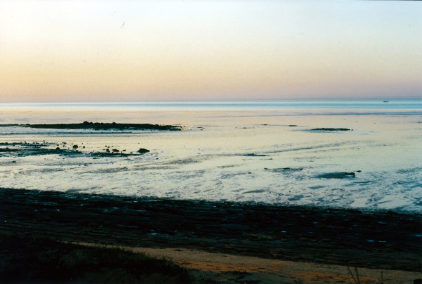 08-30-2000 sunset roebuck bay.jpg
