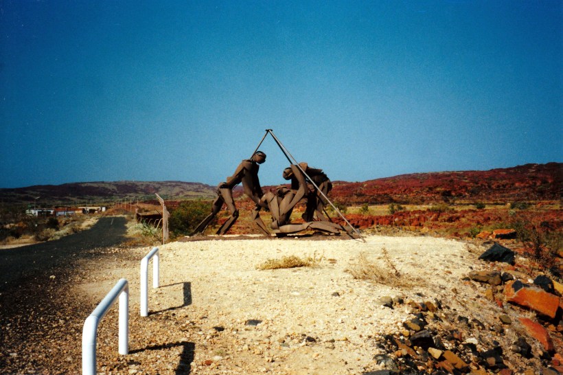 10-05-2000 sculpture jane bailey gas project.jpg
